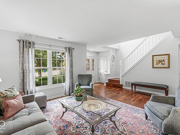 4th image of 11015 Rutgers Ln