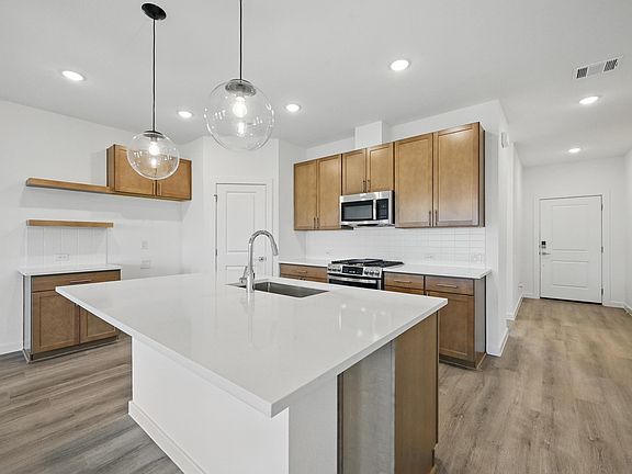 5th image of 1413 Richardson St