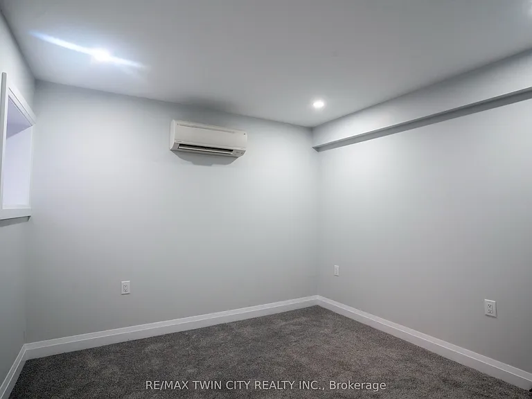 130 Elgin St #2 — Photo 7