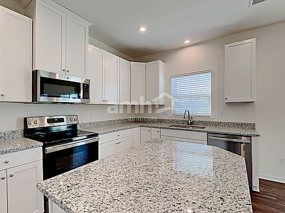 4th image of 5053 Twin River Dr