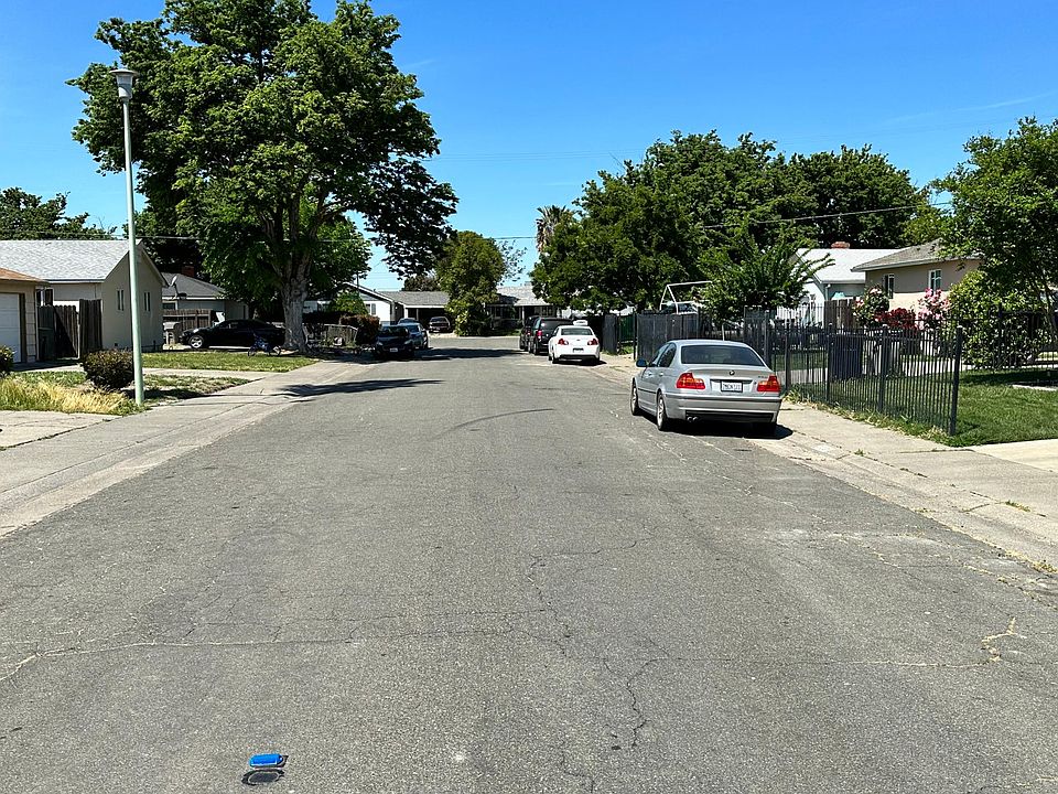 2nd image of 2040 Berg Ave