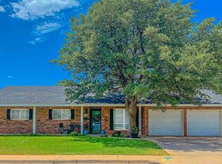 2121 N Cielo Dr, Hobbs, NM 88240