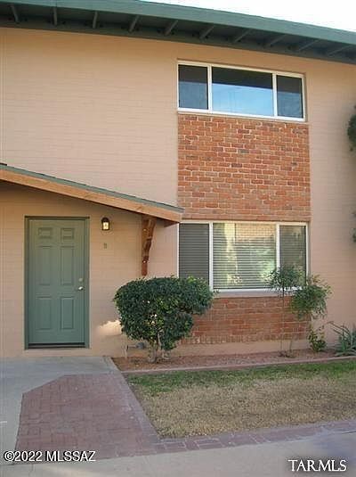 1st image of 935 N Venice Ave