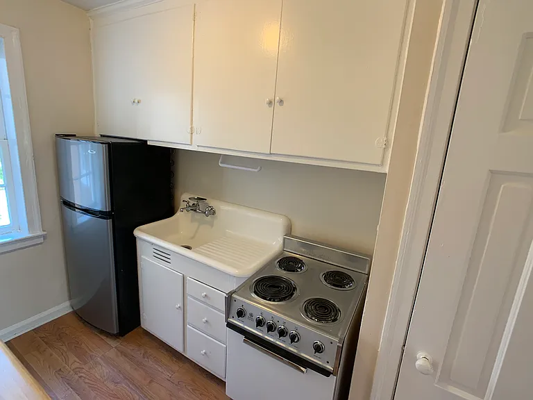 2848 Thornhill Rd — Photo 9