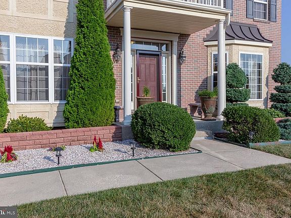 4th image of 218 Bucktail Dr