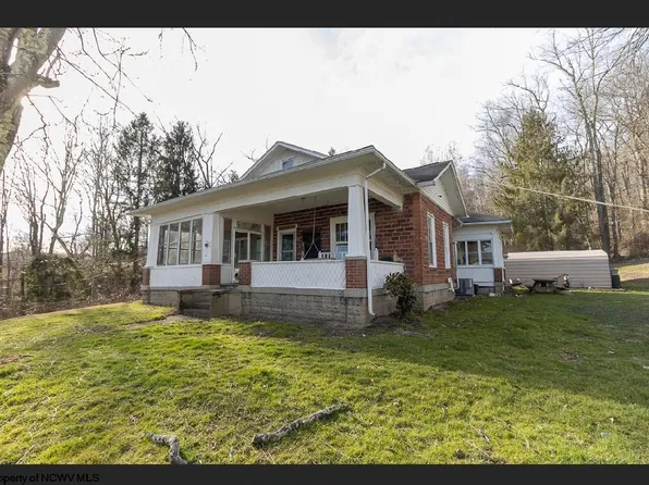 46 Main St, Lumberport, WV 26386
