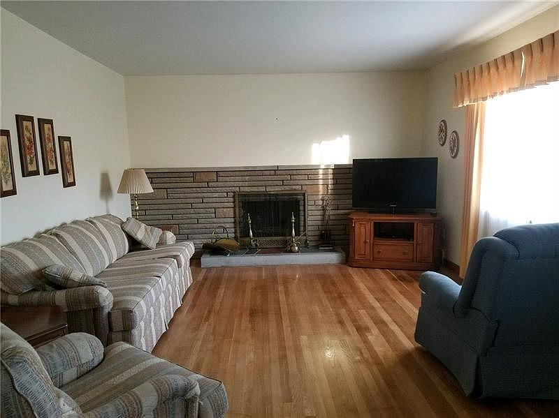 2nd image of 2934 Clayton Rd