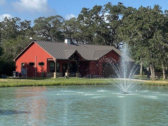 1st image of 3024 W Grand Oaks Dr