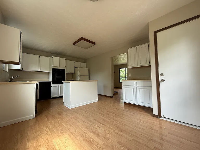 3292 Kristin Ct — Photo 3