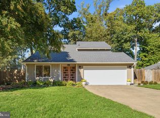 10414 Pearl St, Fairfax, VA 22032