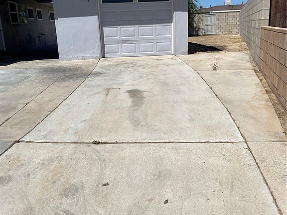 3rd image of 15118 Prado Ct