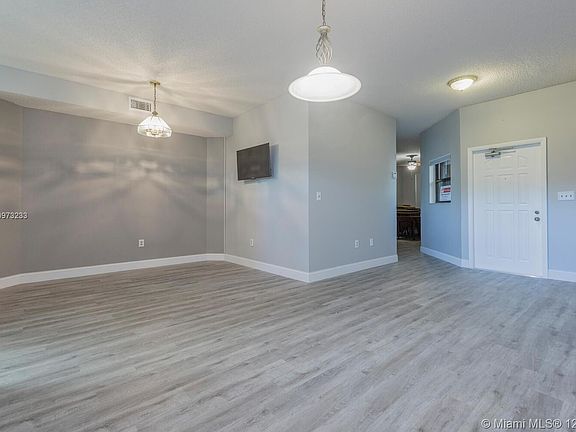 3rd image of 15505 N Miami Lakeway N #104