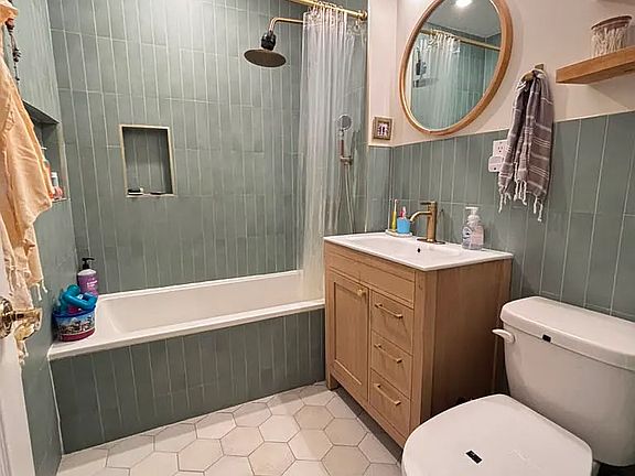 5th image of 380 Lewis Ave APT 4B
