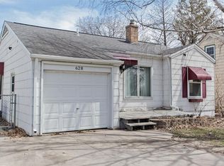 628 20th St NE, Cedar Rapids, IA 52402