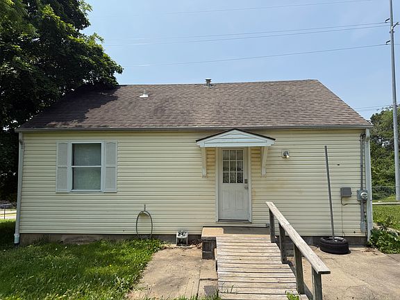 2nd image of 713 N Warren St
