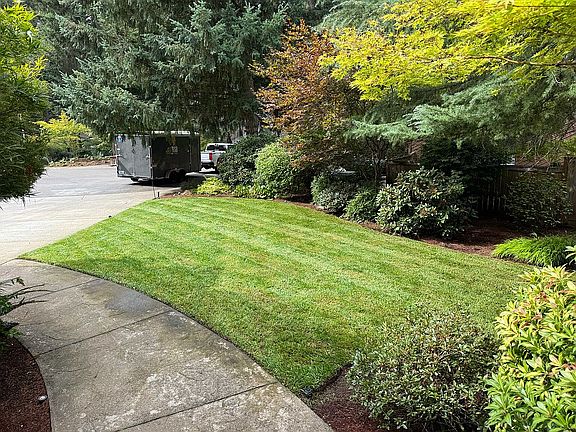 5th image of 2324 Thrush Ct SE