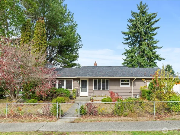 944 E 30th Street, Bremerton, WA 98310