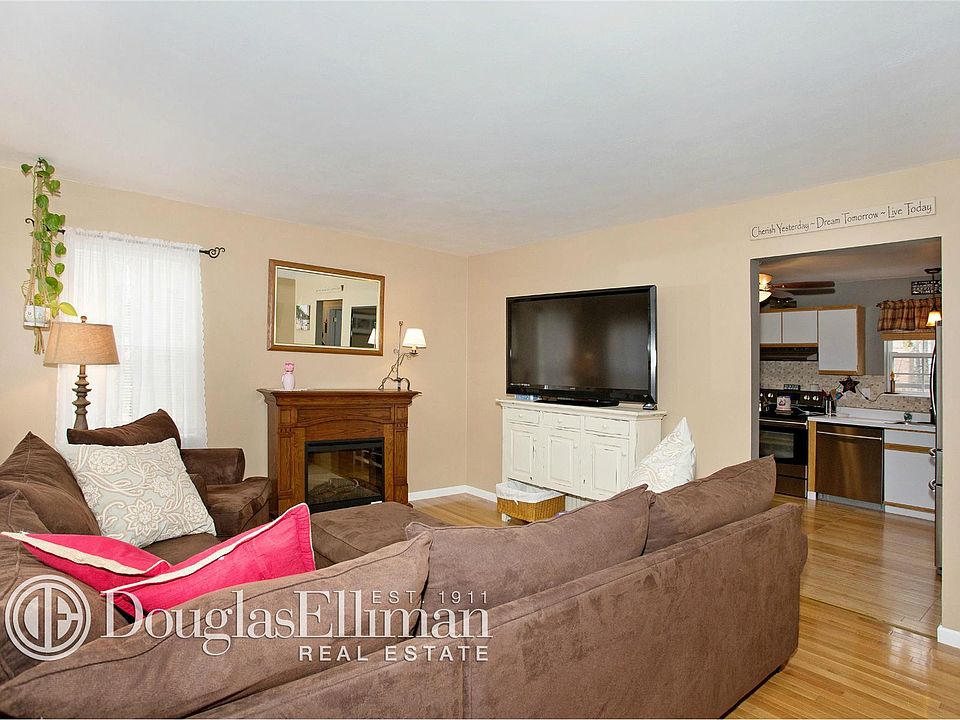 1st image of 1735 Cedarfields Dr
