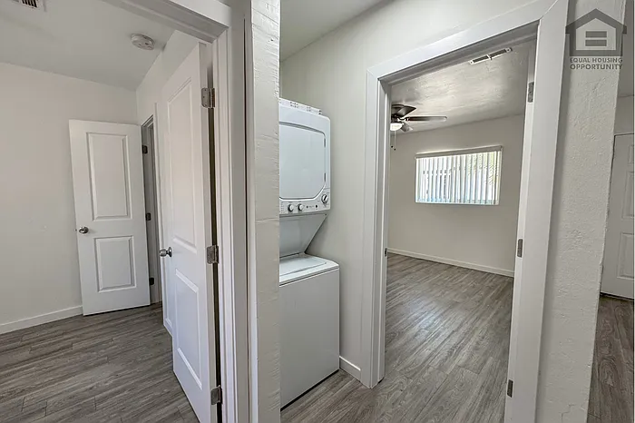 1342 E Willetta St #8 — Photo 14
