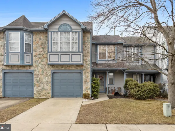6 Knighton Ln, Mount Laurel, NJ 08054