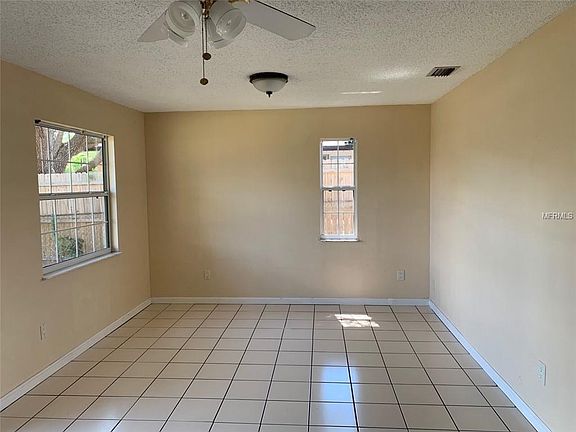 4th image of 1109 Idlebriar Way
