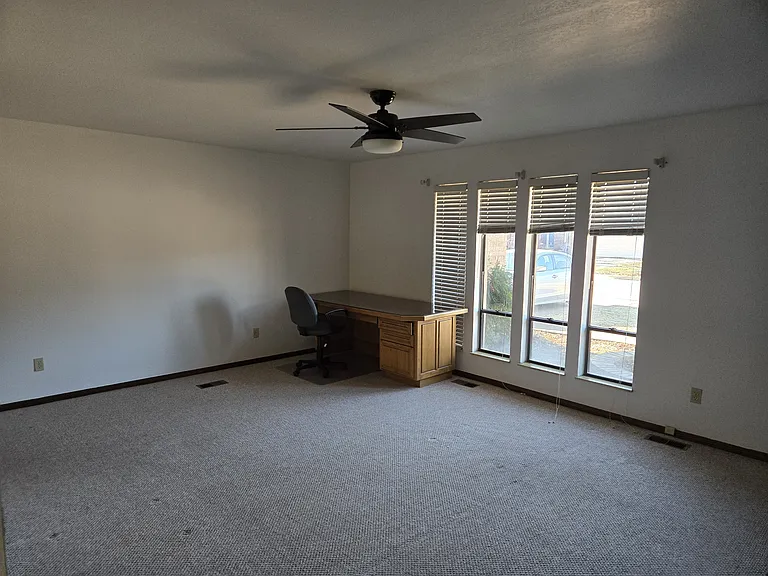 2212 S Whitbourne Pl — Photo 3