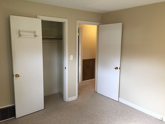 3rd image of 1223 E Broad St