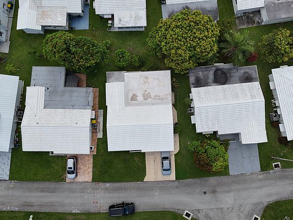 3rd image of 7105 NW 68th Avenue