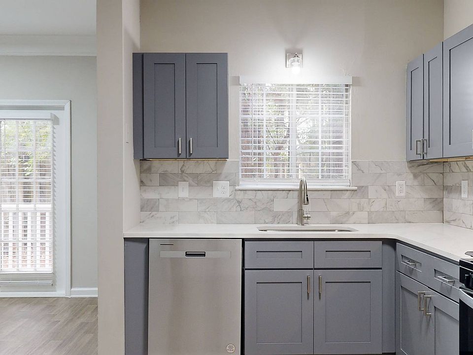 Creekside at White Oak Renovated Kitchens