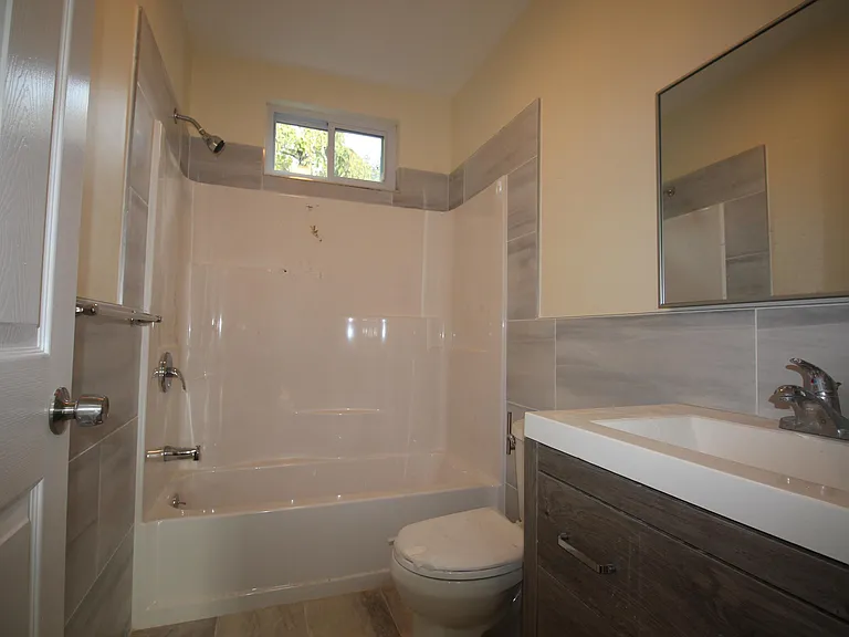 33 S 2nd Ave — Photo 34