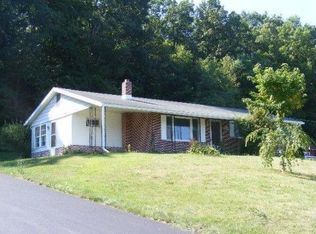 408 Fairview Rd, Mc Veytown, PA 17051