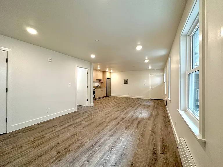 4326 Irving St #204 — Photo 9