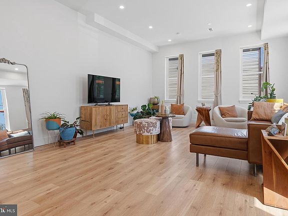 5th image of 6671 Ross St