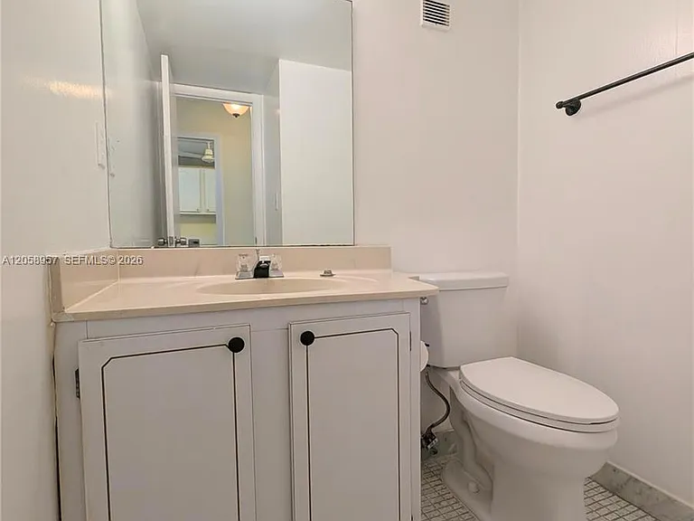 8900 Washington Blvd #505 — Photo 10