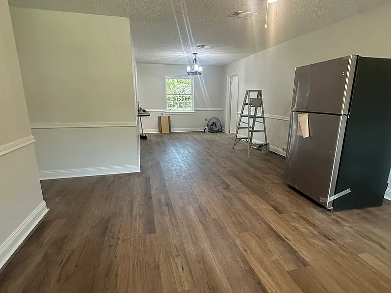 2408 Middlecoff Dr — Photo 15