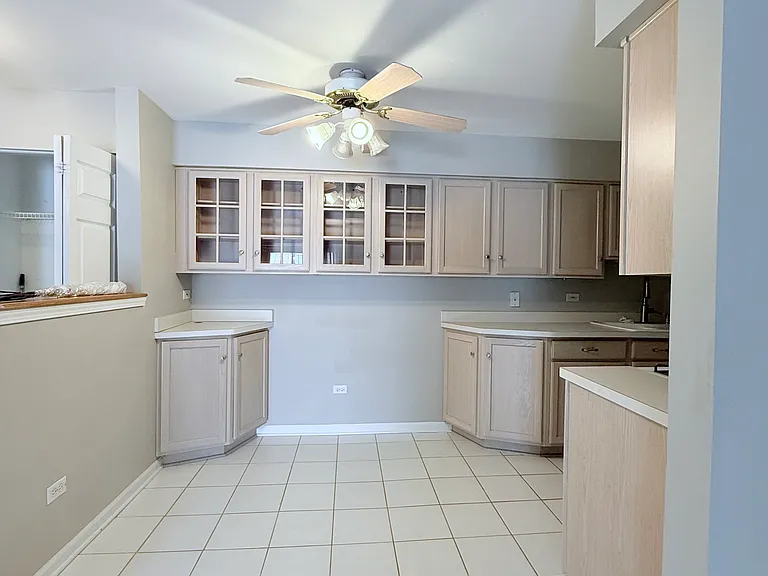 1611 N Windsor Dr — Photo 11