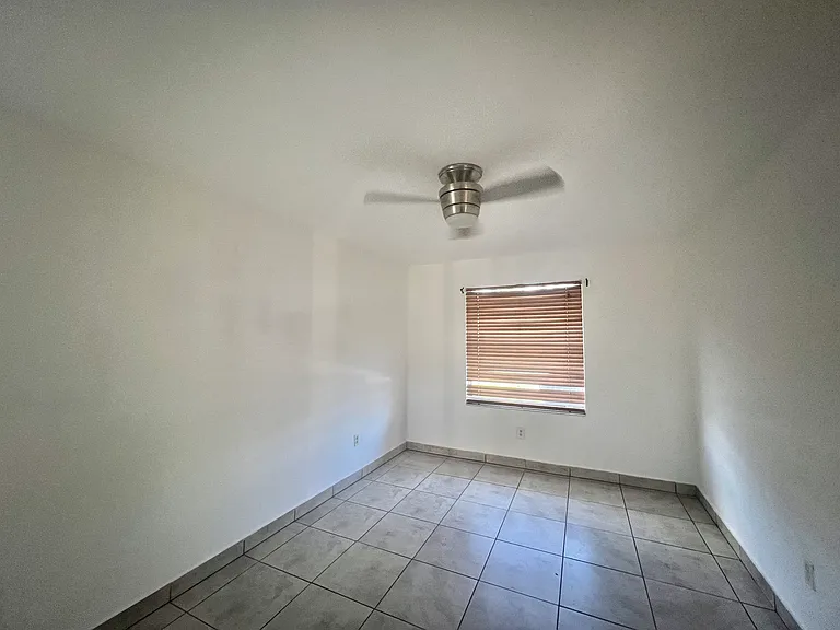 2746 Johnson St — Photo 17