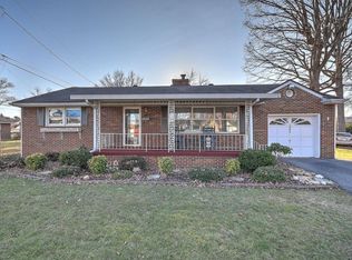 2304 Alameda Pl, Kingsport, TN 37664