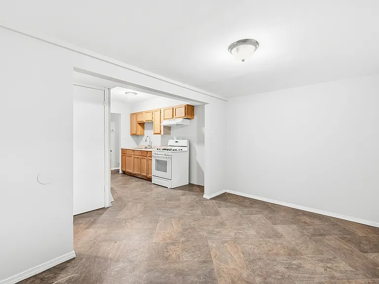 10519 Renfrew Dr — Photo 20