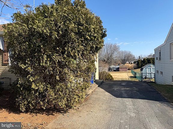 3rd image of 855 Old Taxville Rd