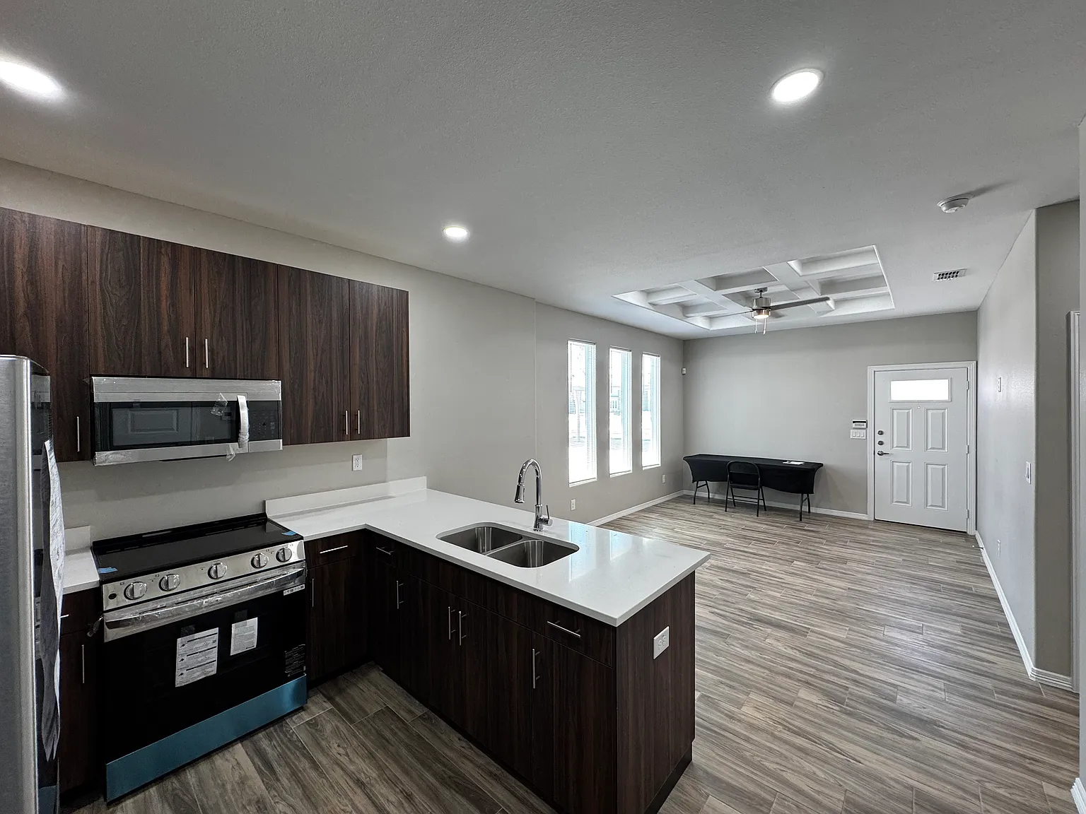 4204 Walnut Ave — Photo 1