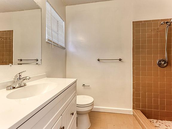 5th image of 7971 NW 35th Ct