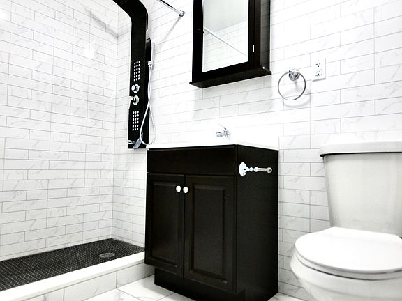 3rd image of 298 Troutman St #2L