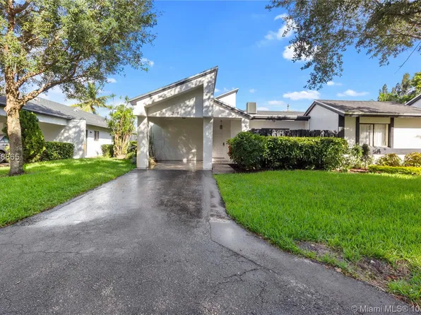 368 Fairway Cir #43, Weston, FL 33326