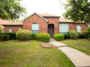 7105 Bickers Dr, Rowlett, TX