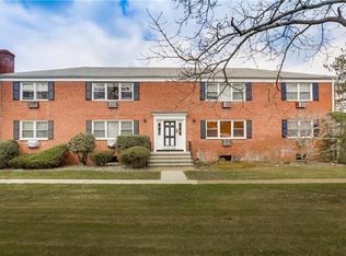 6 Lenox Ct APT 710, Suffern, NY 10901
