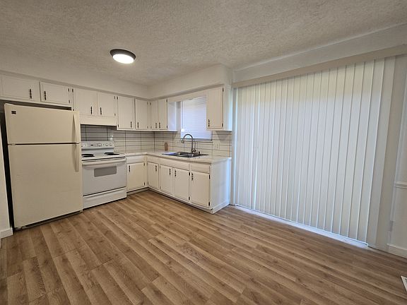 3rd image of 1725 Cromwell Dr
