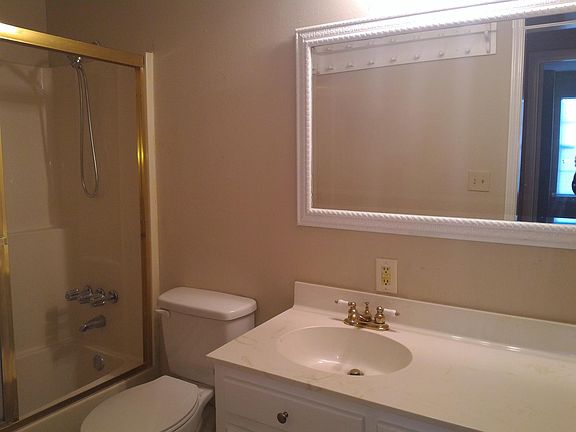 4th image of 429 N 37th Pl