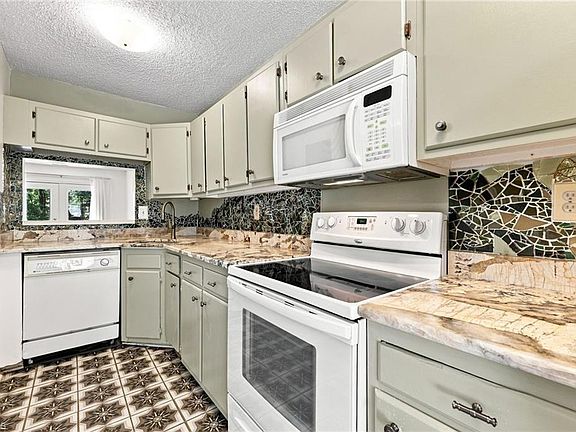 5th image of 301 Village Ln Unit F