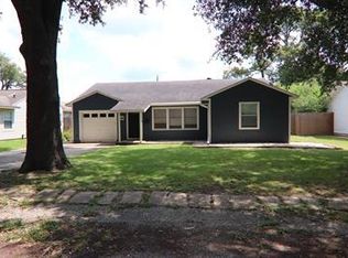4424 Clermont St, Groves, TX 77619